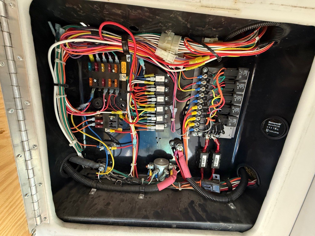 2015 Ford Econoline Image 25