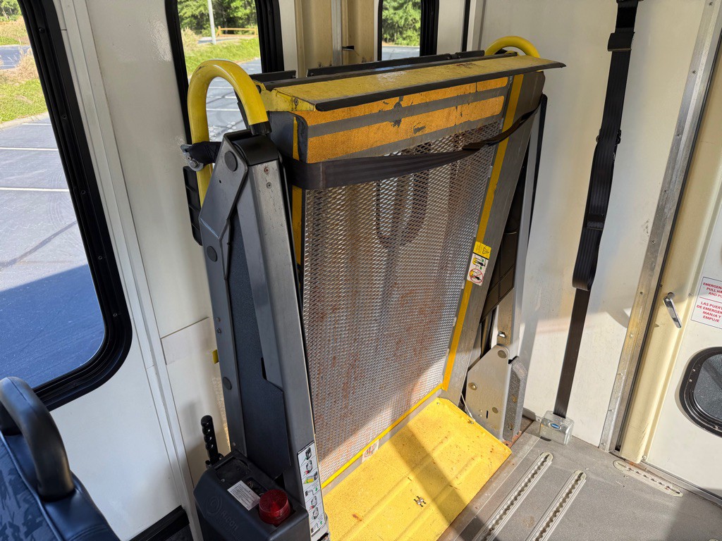 2015 Ford Econoline Image 29