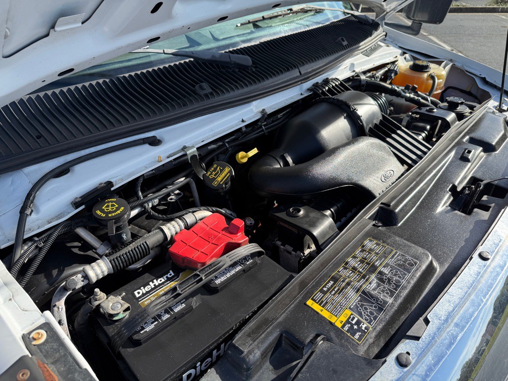 2015 Ford Econoline Image 34