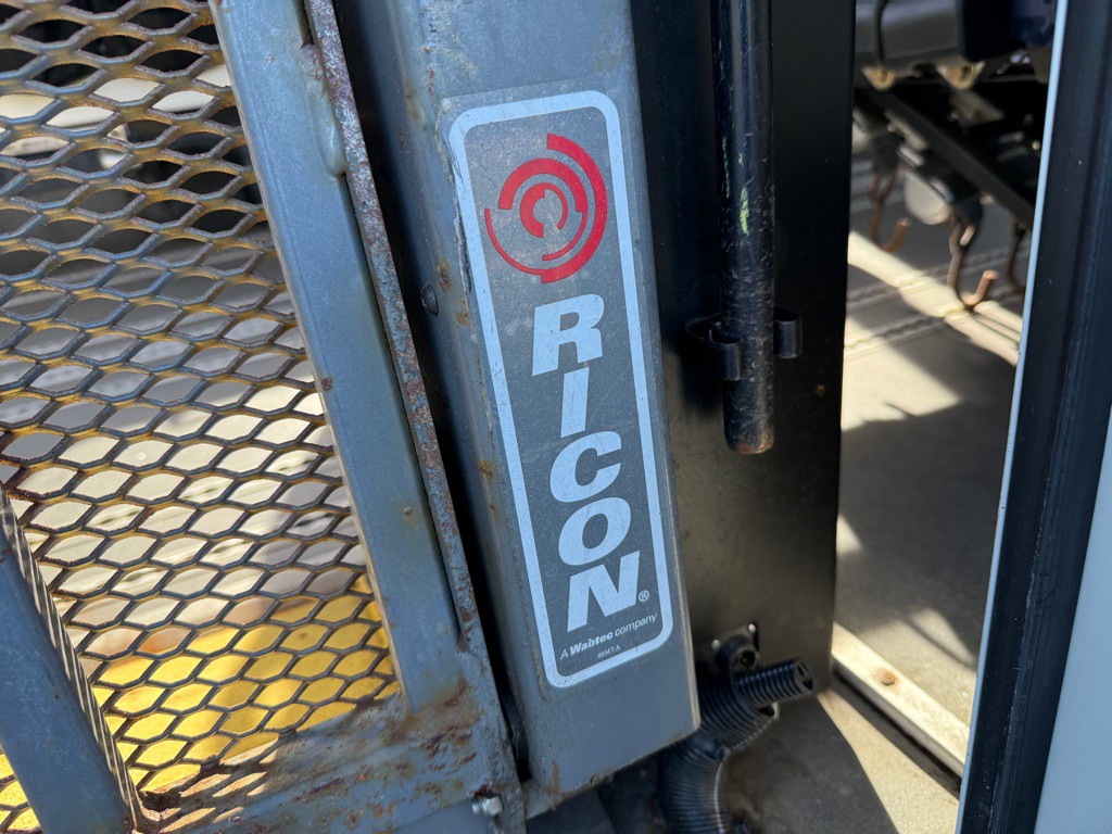 2015 Ford Econoline Image 39