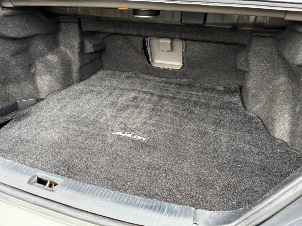 2004 Toyota Avalon Image 2