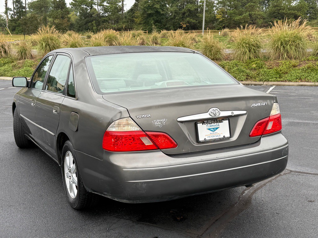 2004 Toyota Avalon Image 10