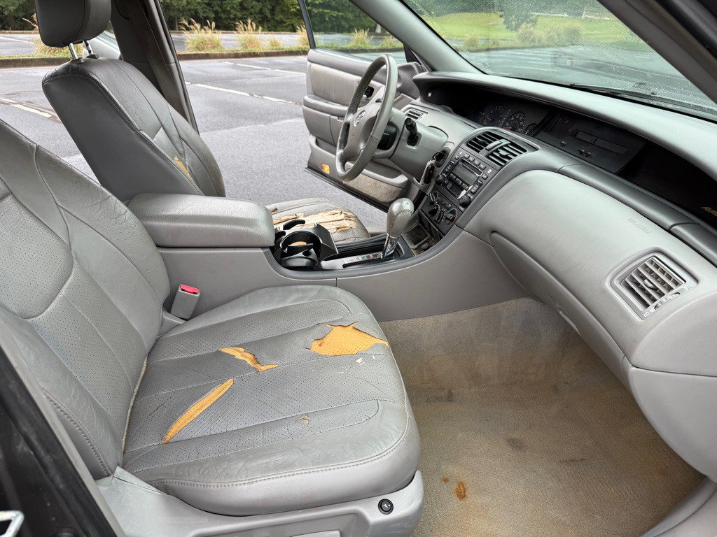 2004 Toyota Avalon Image 16