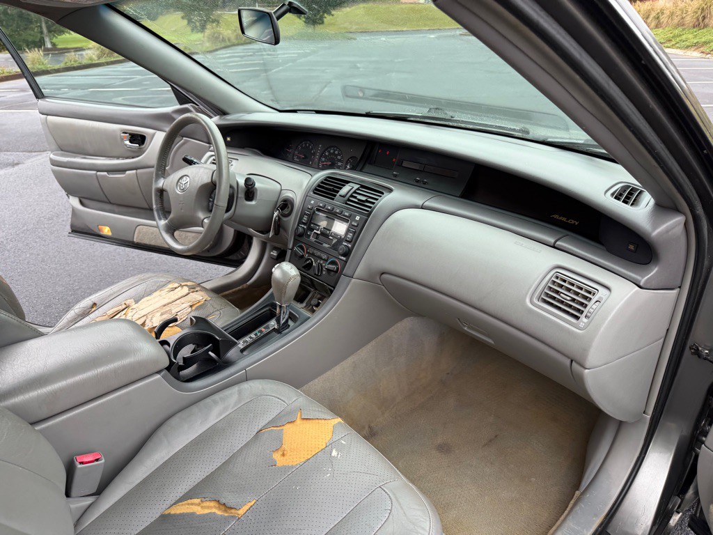 2004 Toyota Avalon Image 17