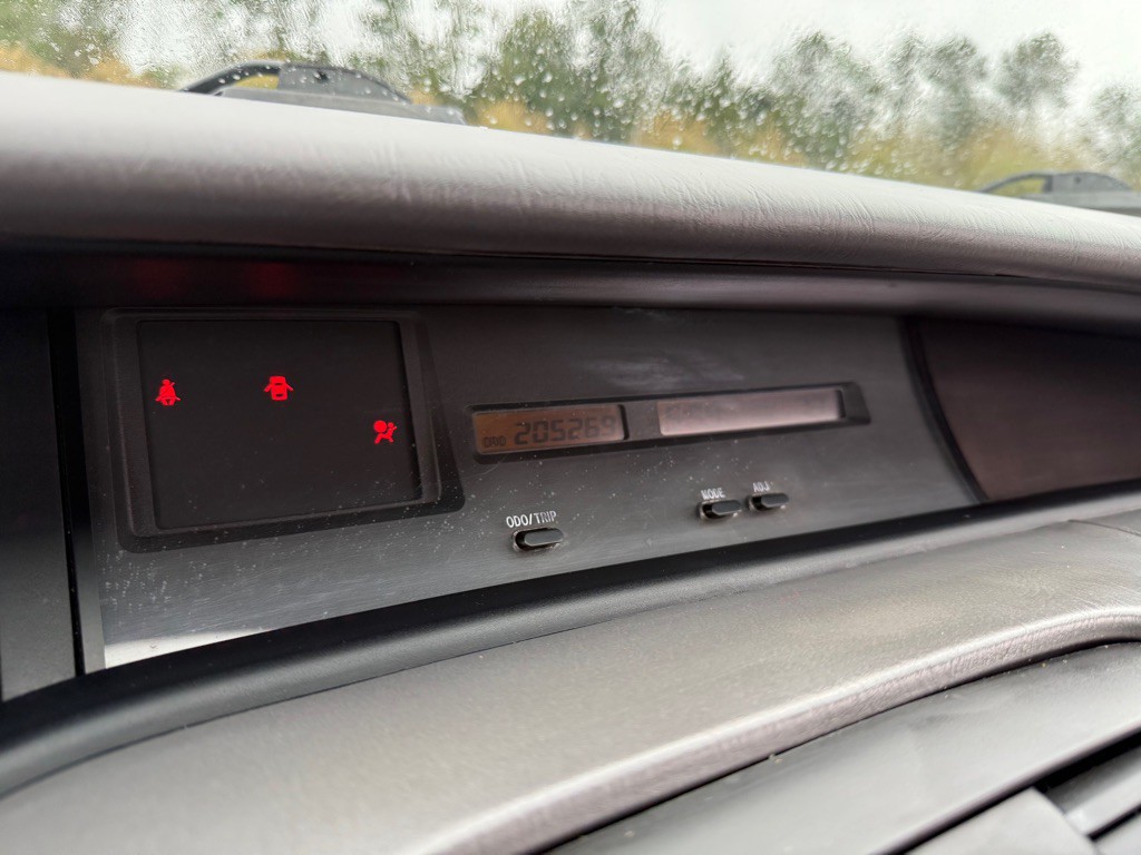 2004 Toyota Avalon Image 21