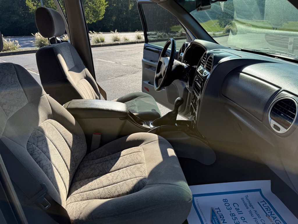 2002 GMC Envoy Image 13