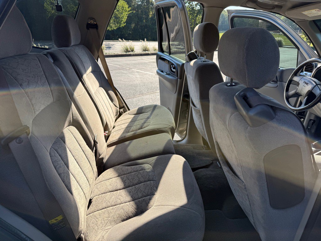 2002 GMC Envoy Image 15
