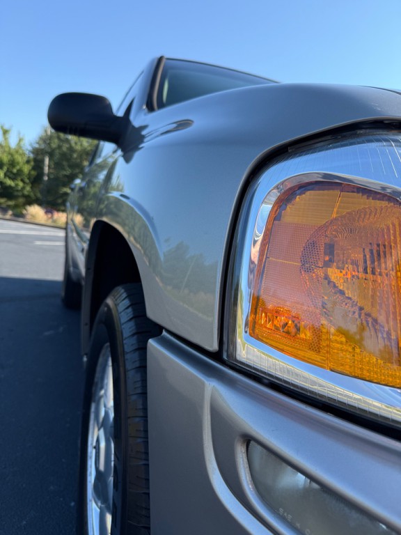 2002 GMC Envoy Image 28