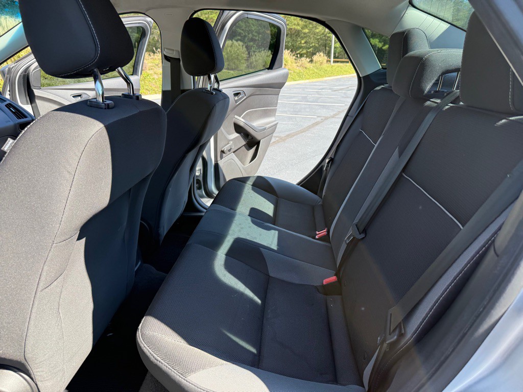2012 Ford Focus Image 17