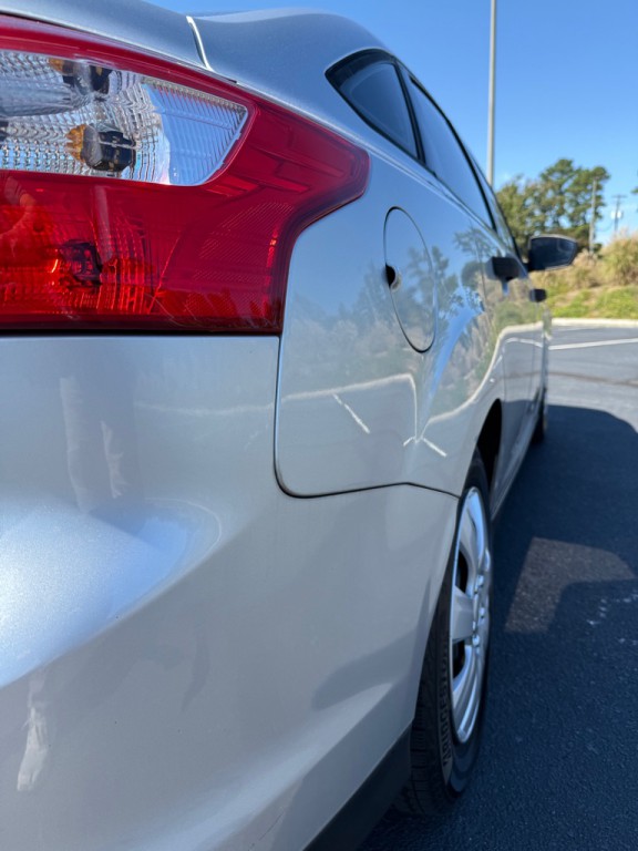 2012 Ford Focus Image 32