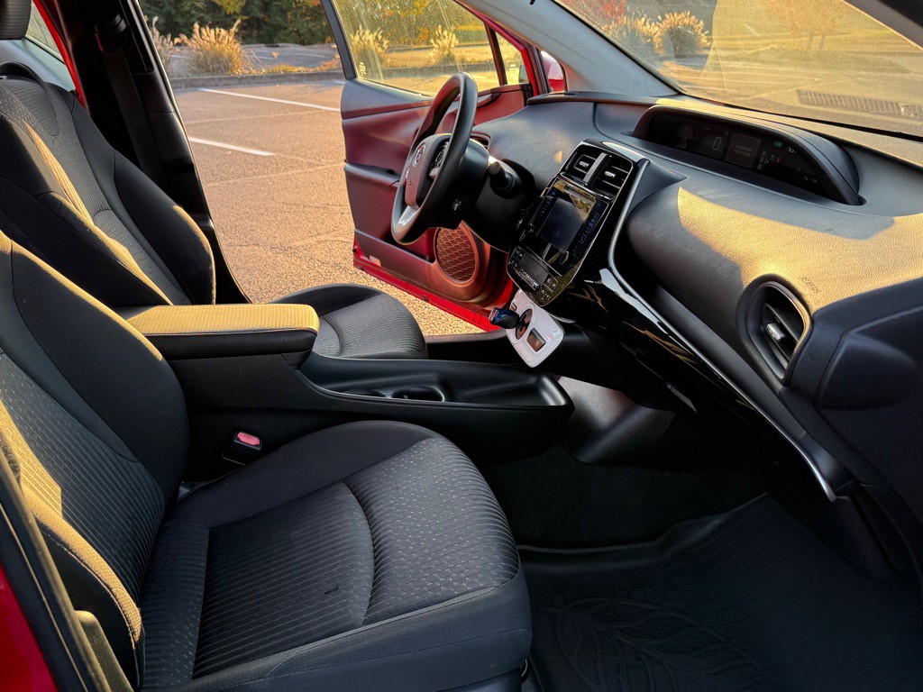 2018 Toyota Prius Image 14