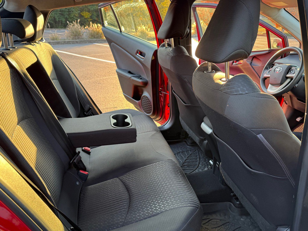 2018 Toyota Prius Image 17