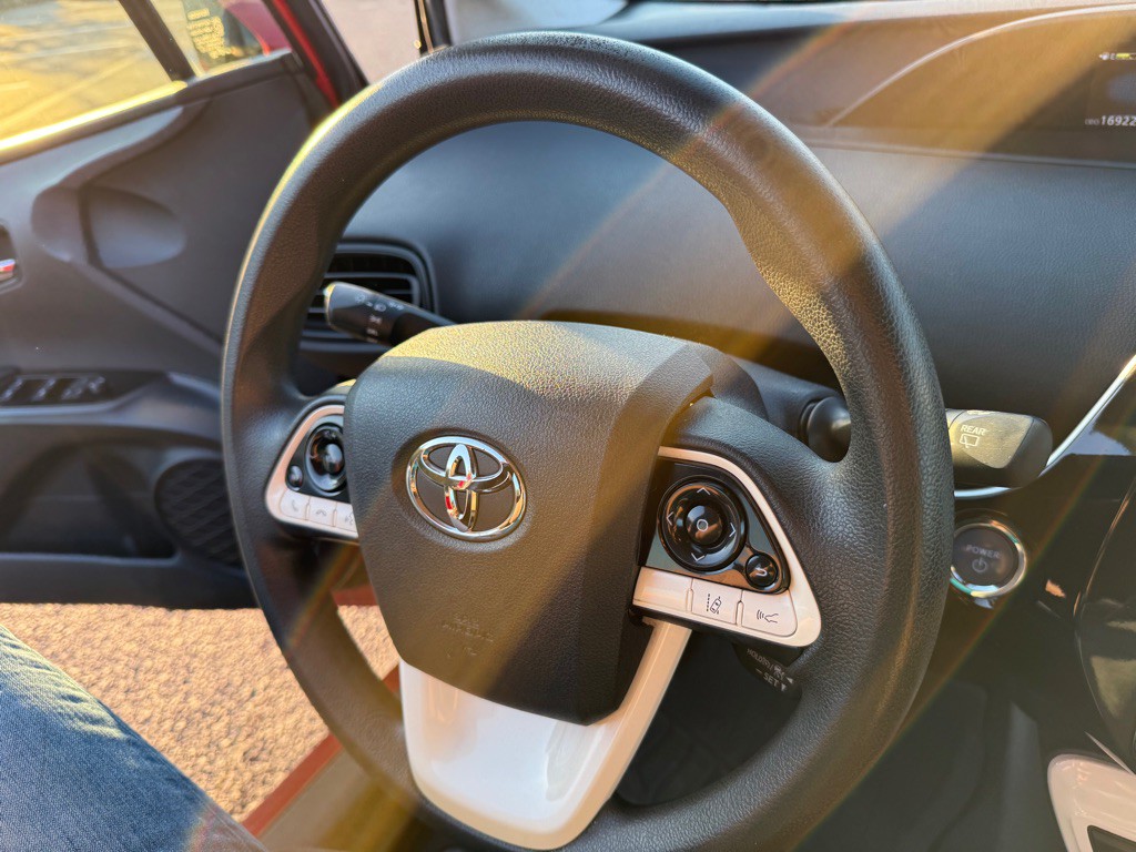 2018 Toyota Prius Image 25