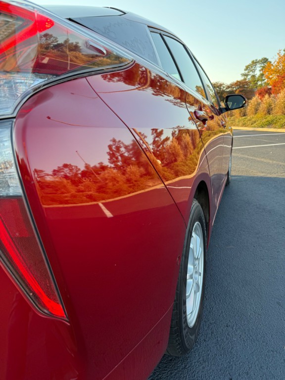 2018 Toyota Prius Image 32