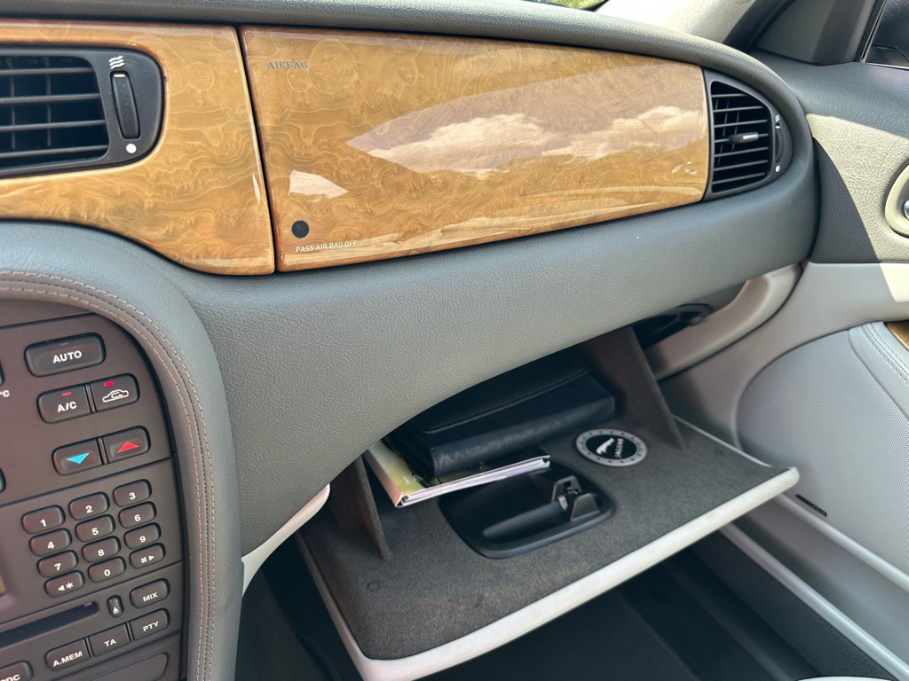 2006 Jaguar S-TYPE Image 24