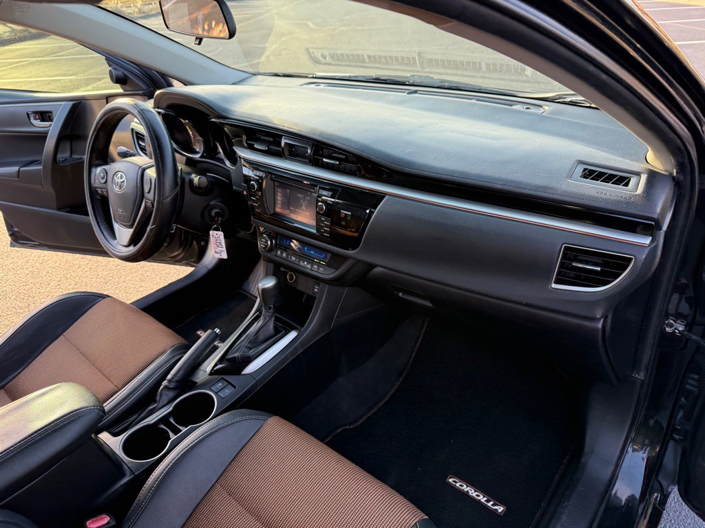 2014 Toyota Corolla Image 16
