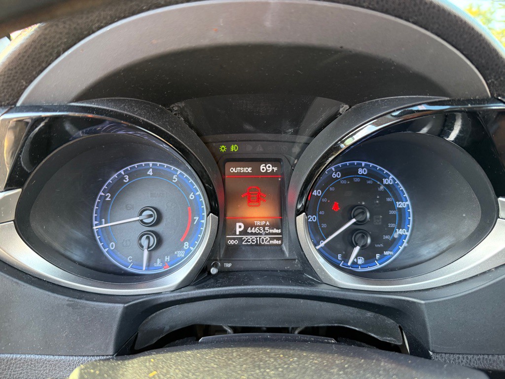 2014 Toyota Corolla Image 19