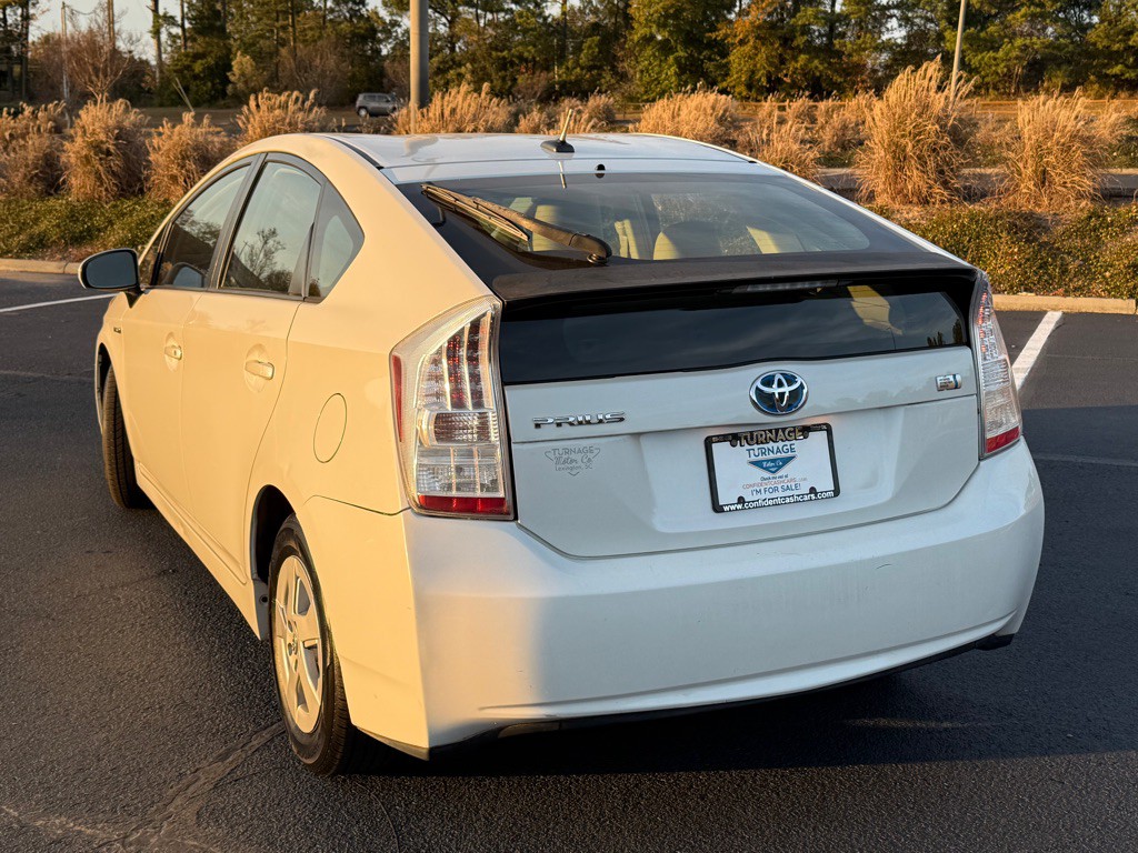 2010 Toyota Prius Image 11