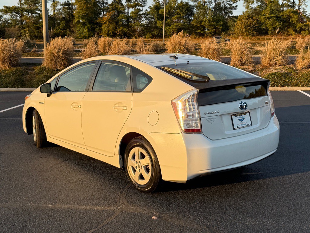 2010 Toyota Prius Image 12