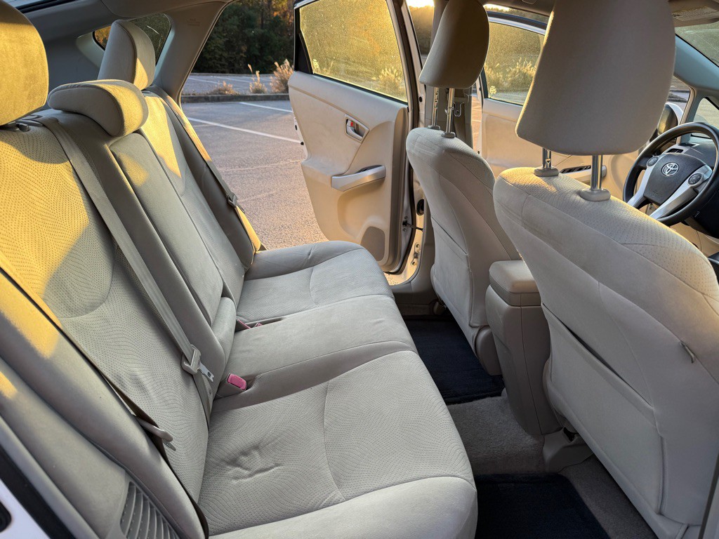 2010 Toyota Prius Image 18
