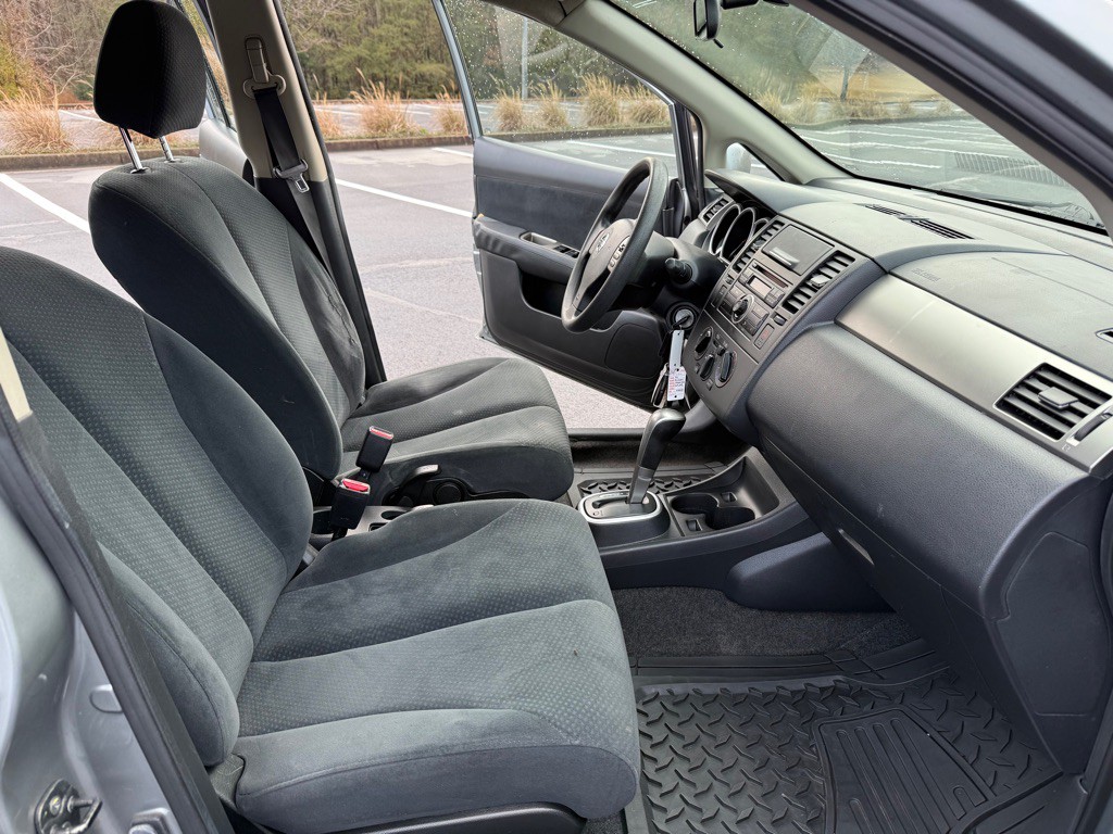 2010 Nissan Versa Image 14