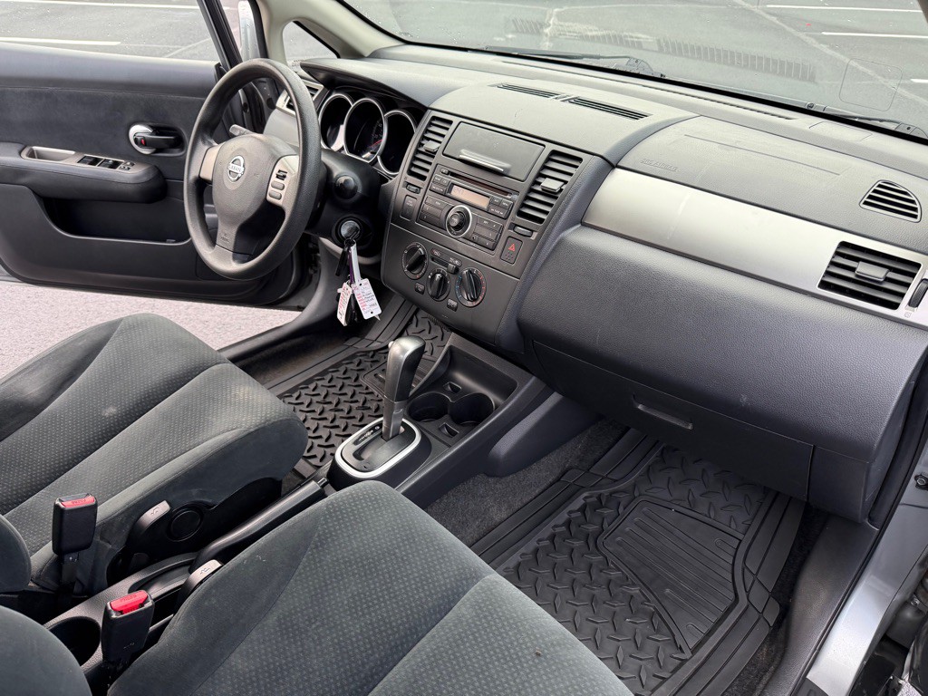 2010 Nissan Versa Image 15