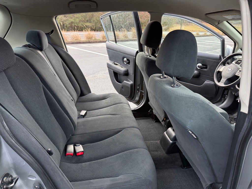 2010 Nissan Versa Image 16