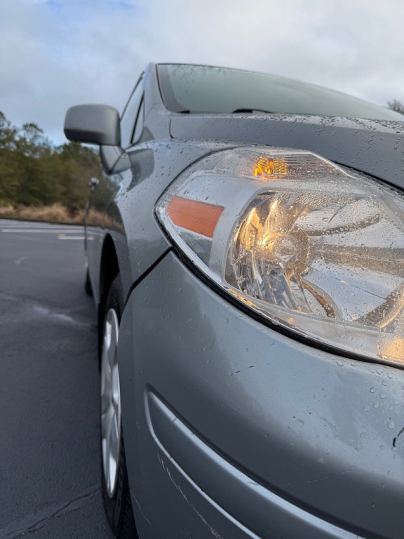 2010 Nissan Versa Image 27