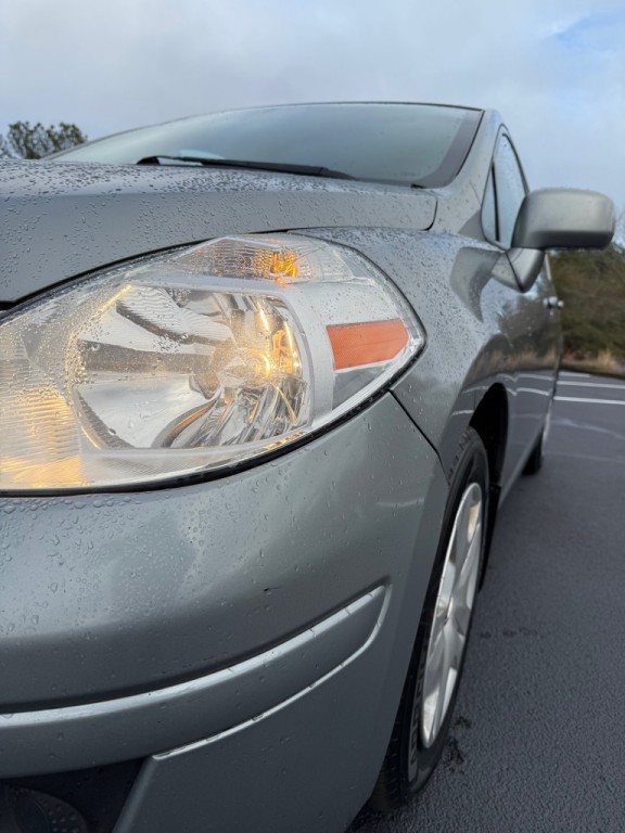2010 Nissan Versa Image 28