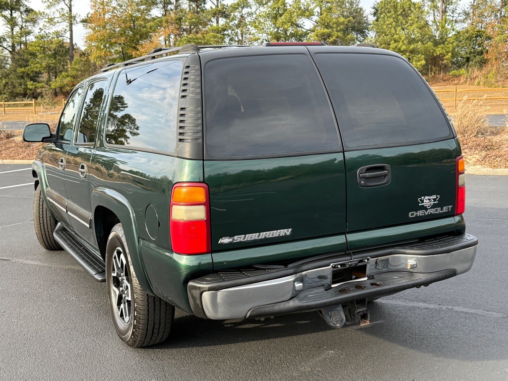 2001 Chevrolet Suburban Image 10
