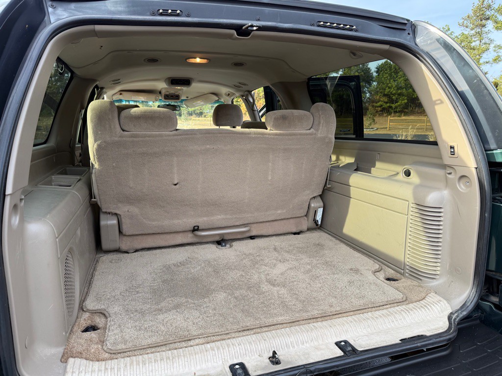 2001 Chevrolet Suburban Image 20