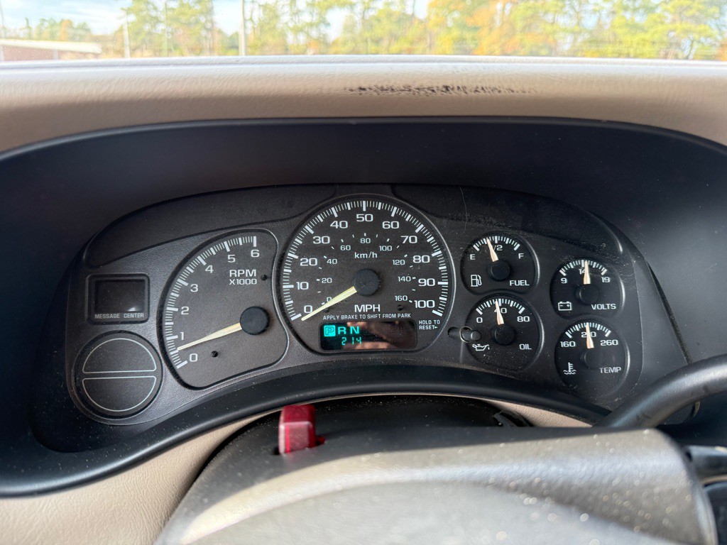 2001 Chevrolet Suburban Image 21