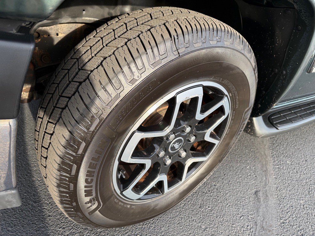 2001 Chevrolet Suburban Image 27