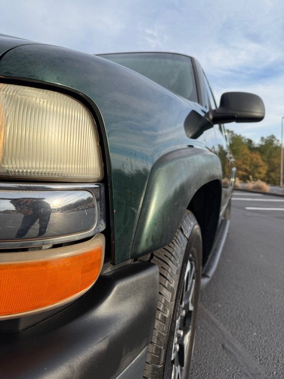 2001 Chevrolet Suburban Image 31