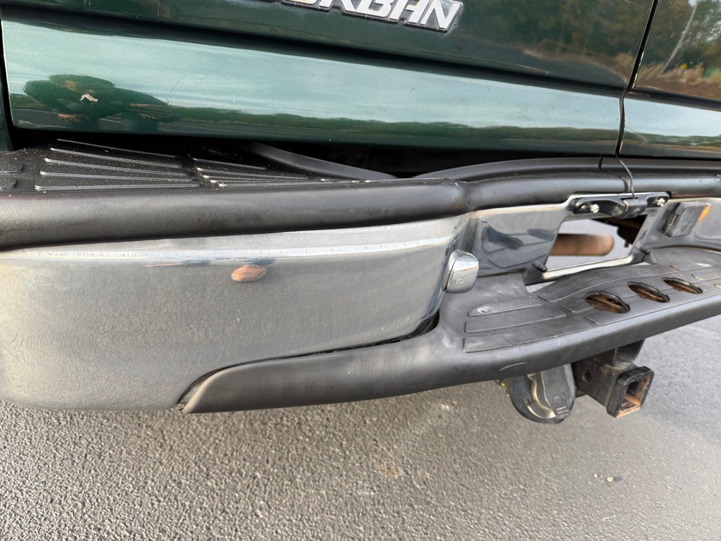 2001 Chevrolet Suburban Image 46