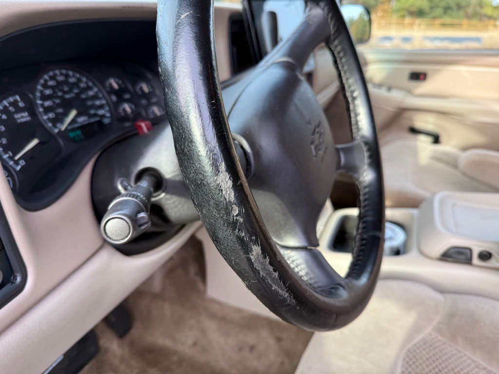 2001 Chevrolet Suburban Image 48