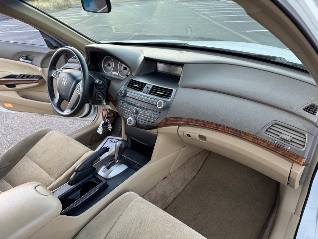 2008 Honda Accord Image 15