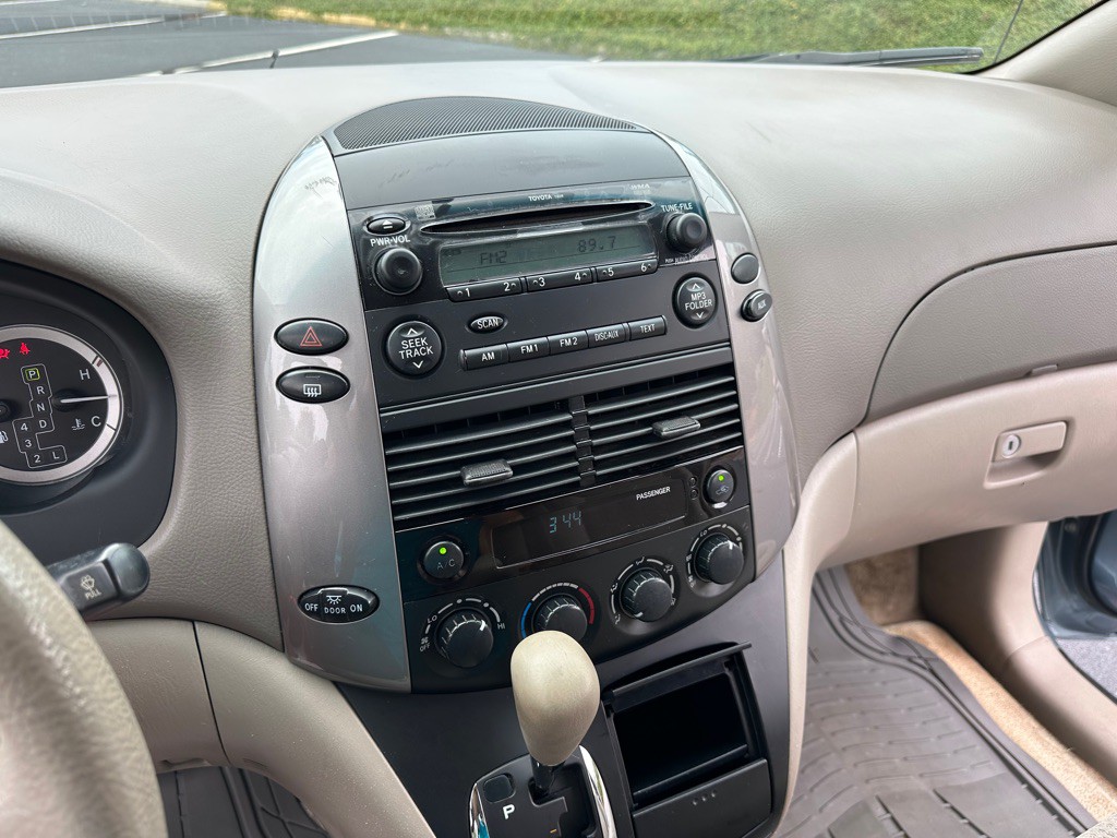 2006 Toyota Sienna Image 18