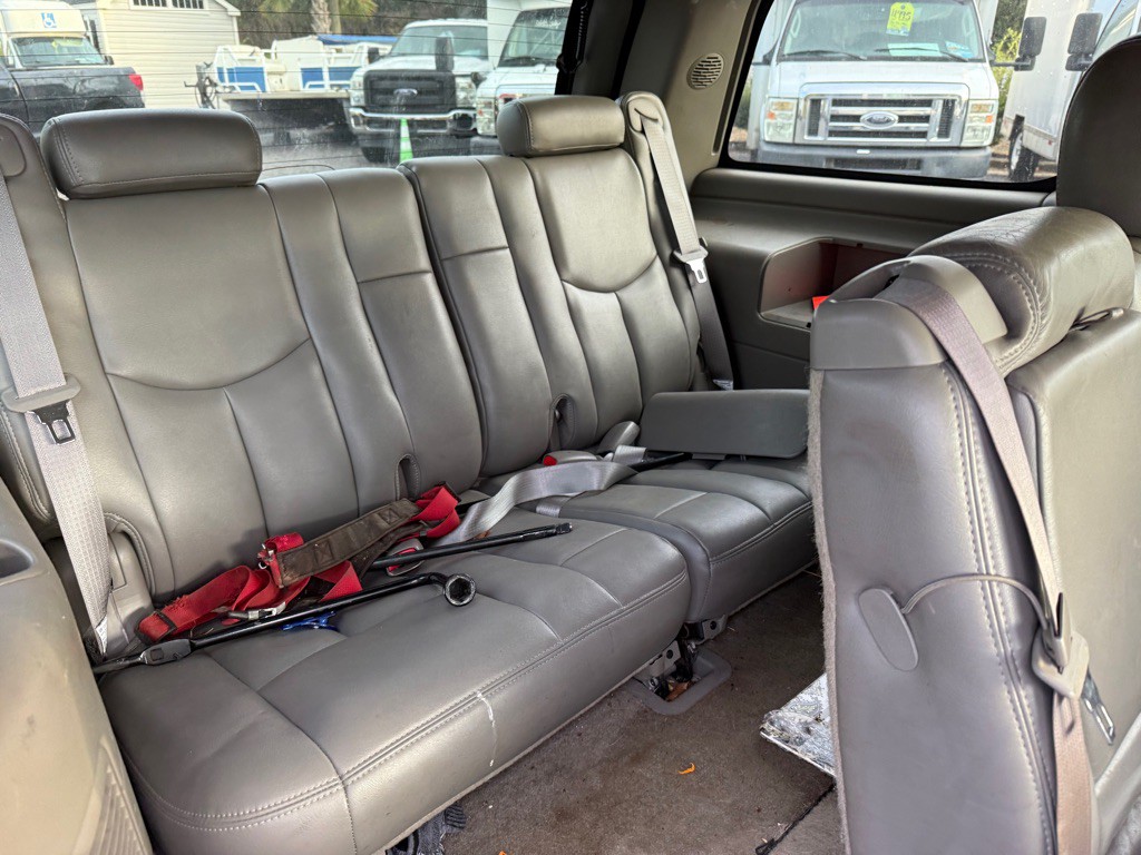 2005 Chevrolet Tahoe Image 10