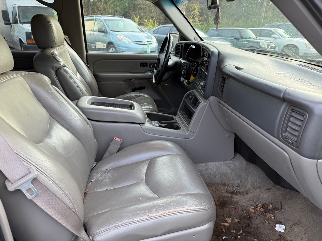2005 Chevrolet Tahoe Image 11
