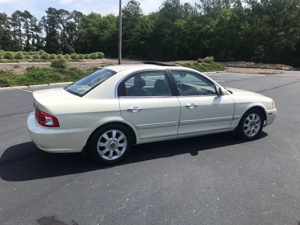 2004 Kia Optima Image 9