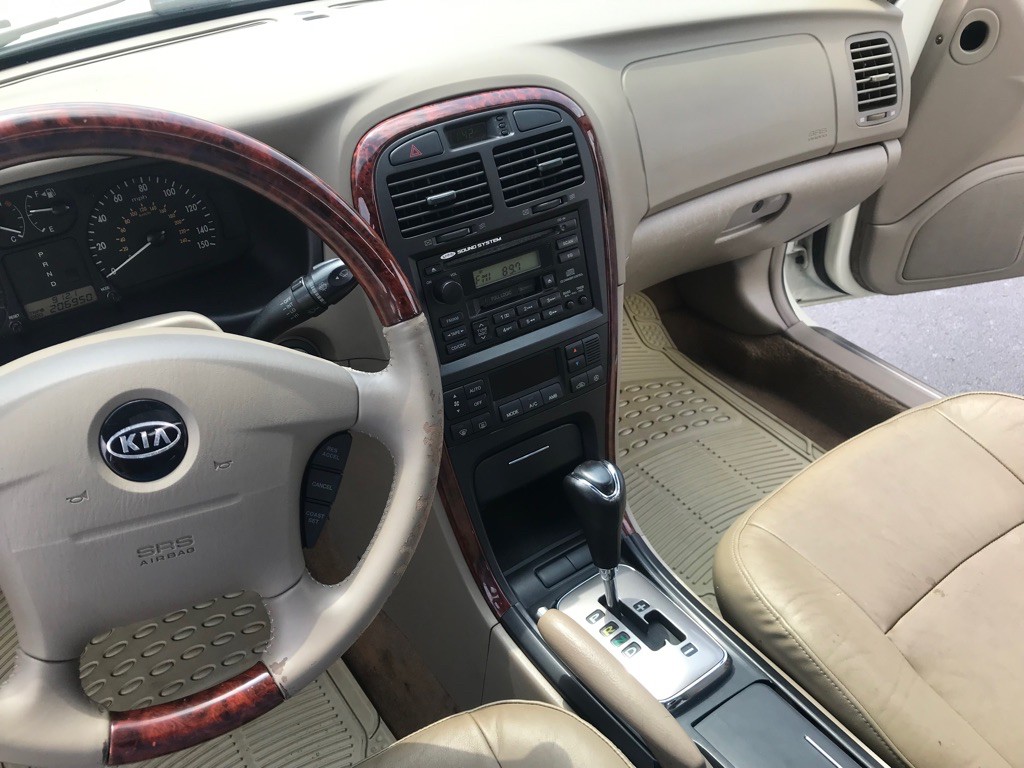 2004 Kia Optima Image 19