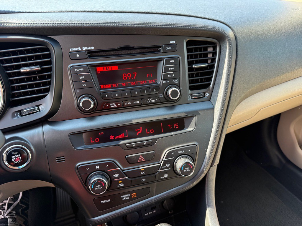 2012 Kia Optima Image 18