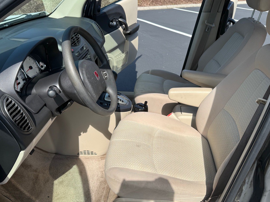 2005 Saturn Vue Image 10