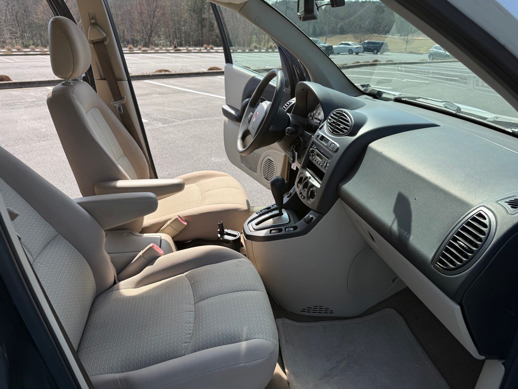 2005 Saturn Vue Image 12