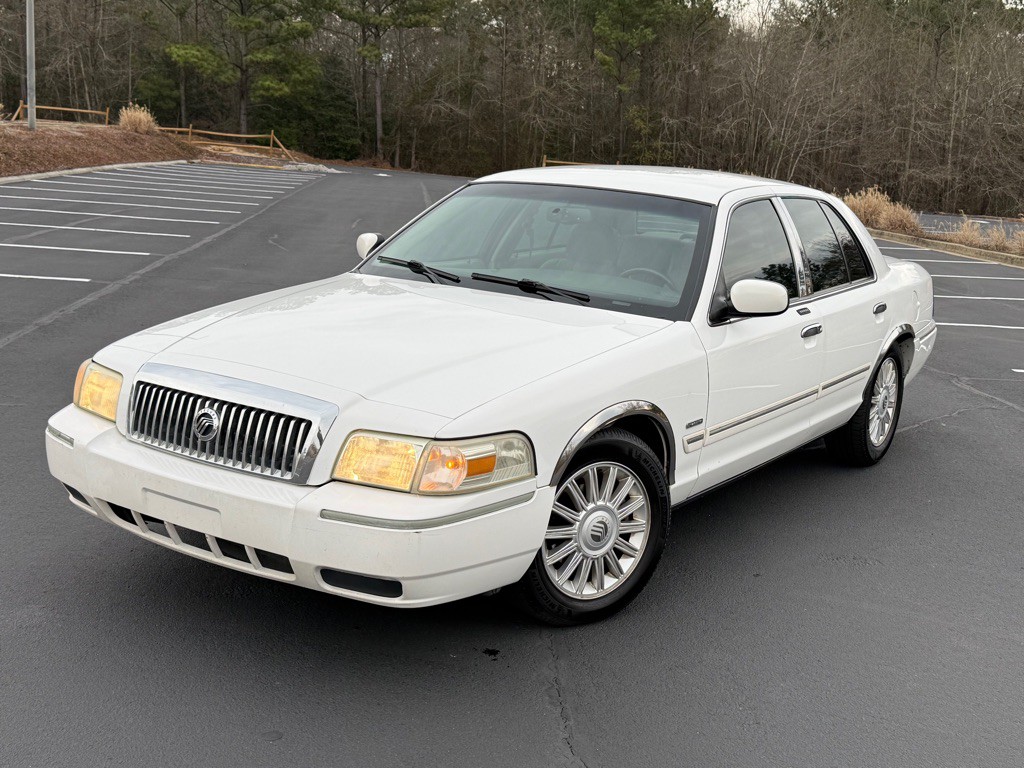2010 Mercury Grand Marquis Image 1