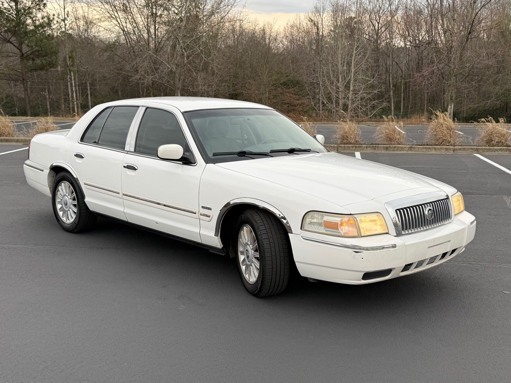 2010 Mercury Grand Marquis Image 5