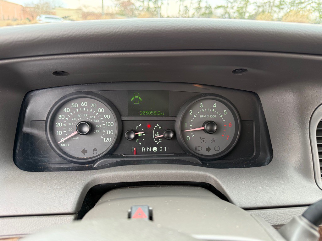 2010 Mercury Grand Marquis Image 19