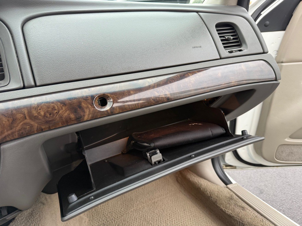 2010 Mercury Grand Marquis Image 21