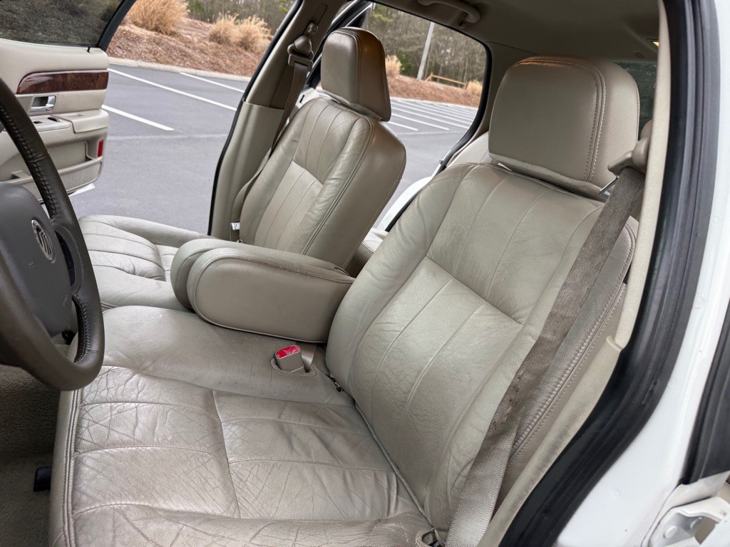 2010 Mercury Grand Marquis Image 23